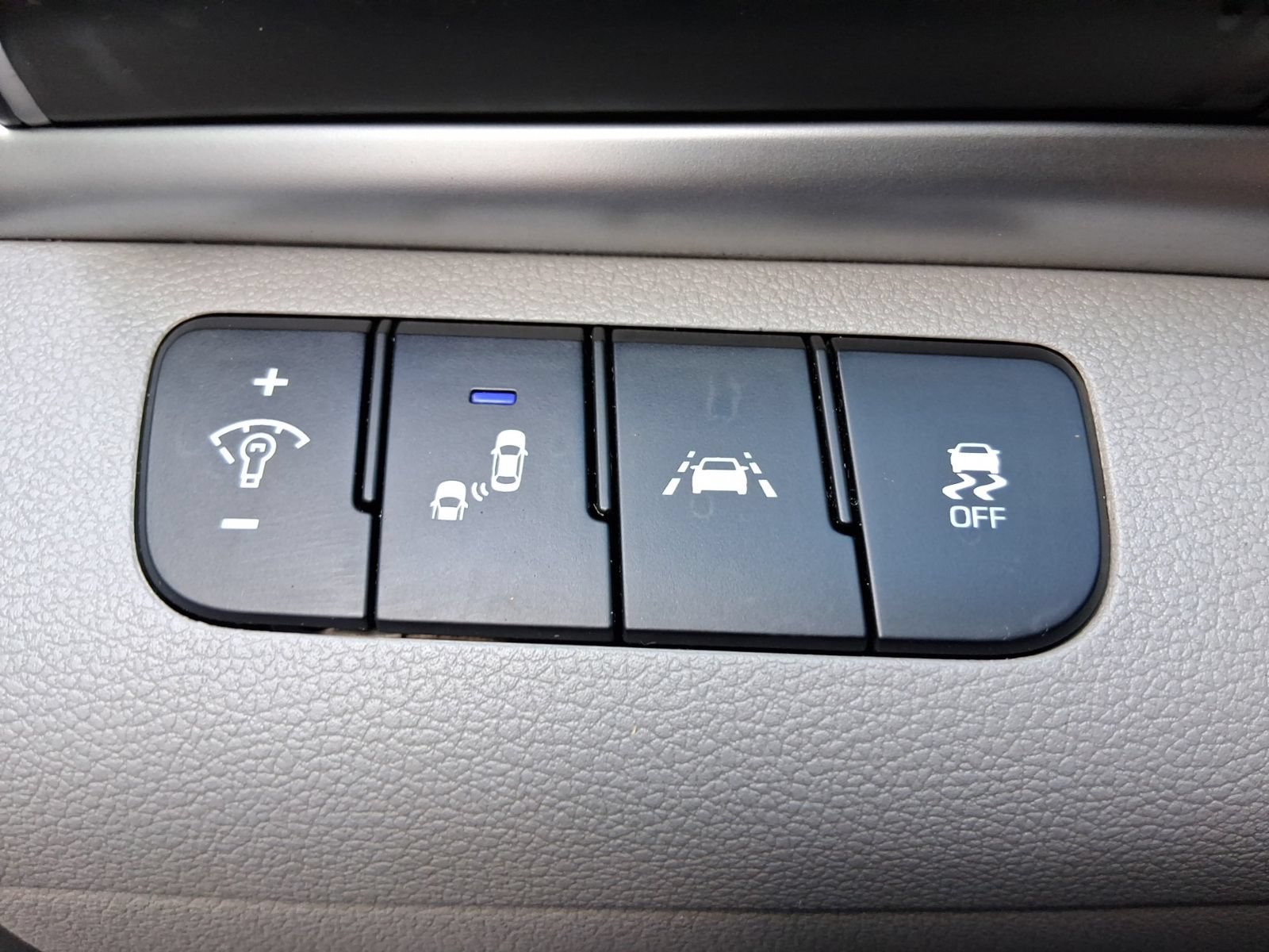 Used 2019 Hyundai Elantra SEL FWD image 30