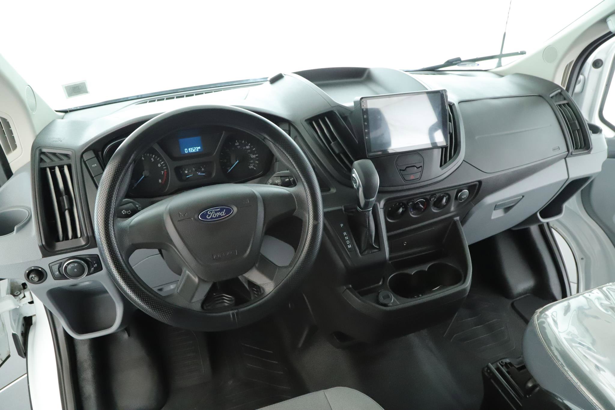 Used 2017 Ford Transit 350 XL image 2