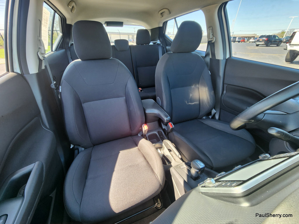 Used 2023 Nissan Kicks S image 27