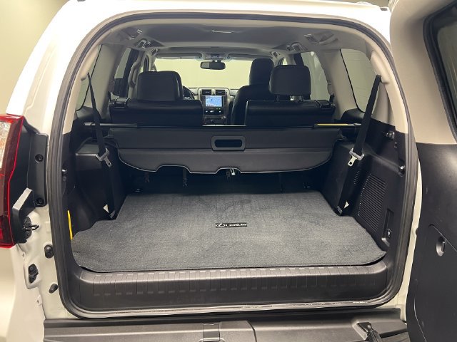 Used 2017 Lexus GX 460 AWD/4WD image 8
