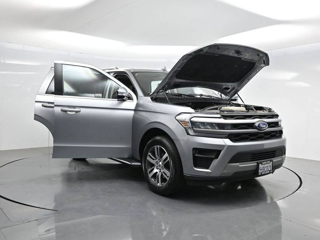 Used 2023 Ford Expedition XLT image 37