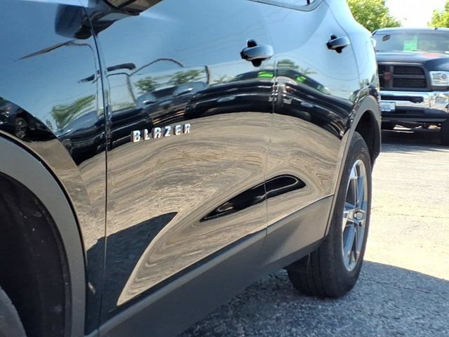 Used 2025 Chevrolet Blazer LT FWD image 34