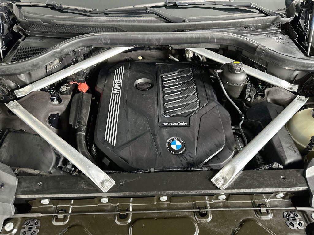 Used 2020 BMW X7 xDrive40i w/ M Sport Package AWD/4WD image 32