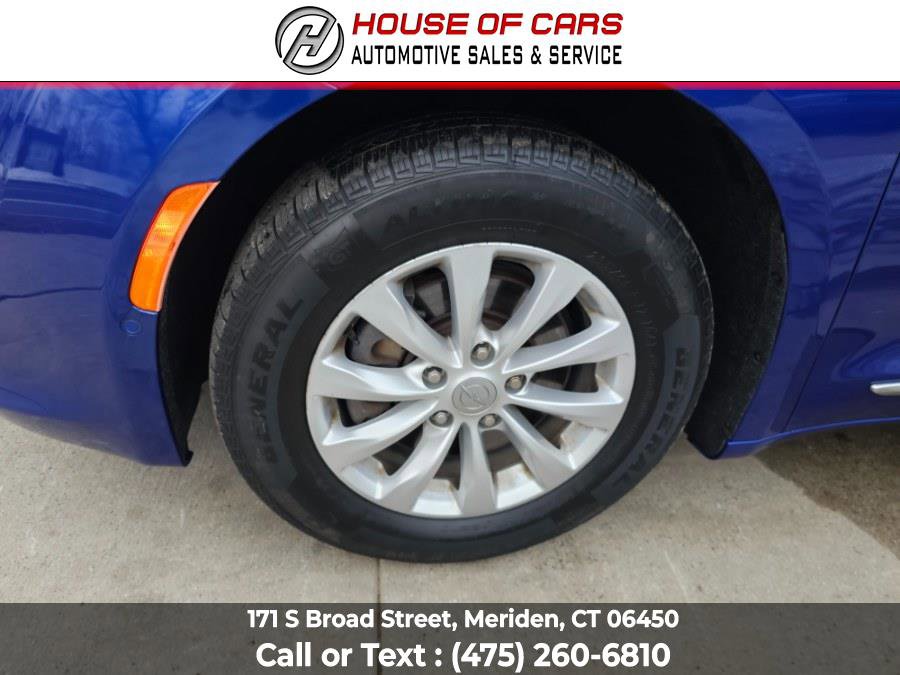 Used 2019 Chrysler Pacifica Touring-L w/ Advanced Safetytec Group image 19