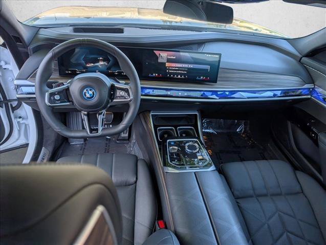 Used 2025 BMW i7 xDrive60 AWD/4WD image 21