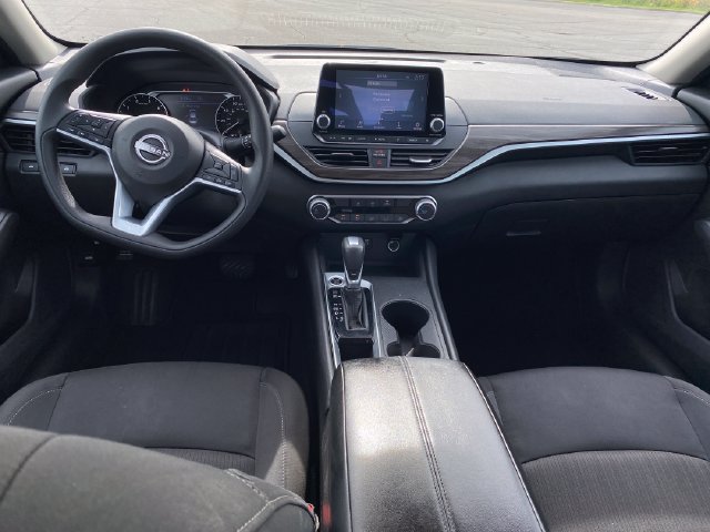 Used 2025 Nissan Altima 2.5 SV FWD image 5