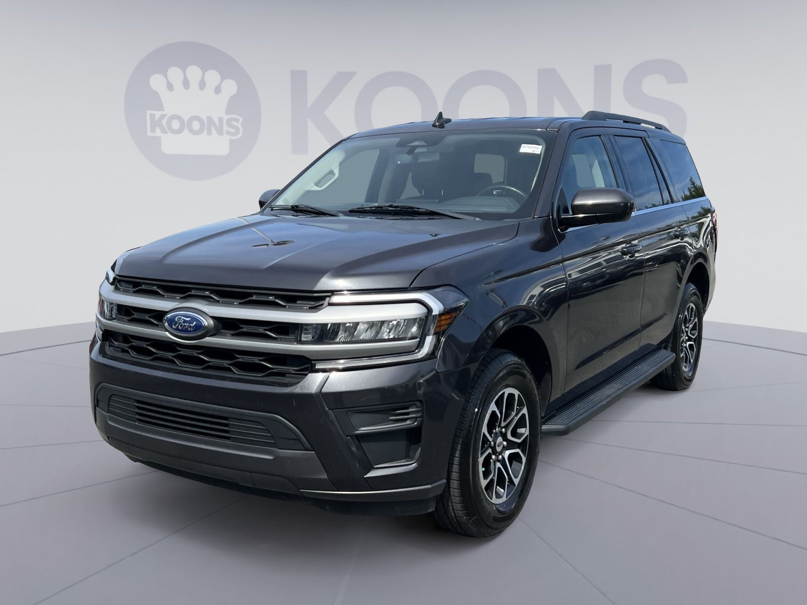 Used 2024 Ford Expedition XLT AWD/4WD image 5