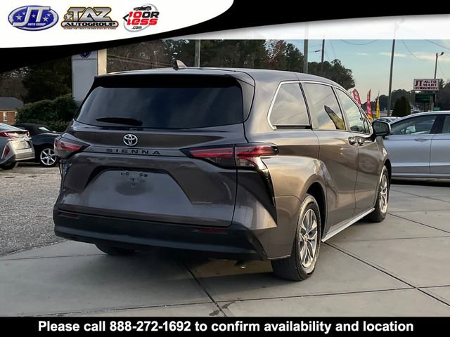 Used 2022 Toyota Sienna XLE image 7