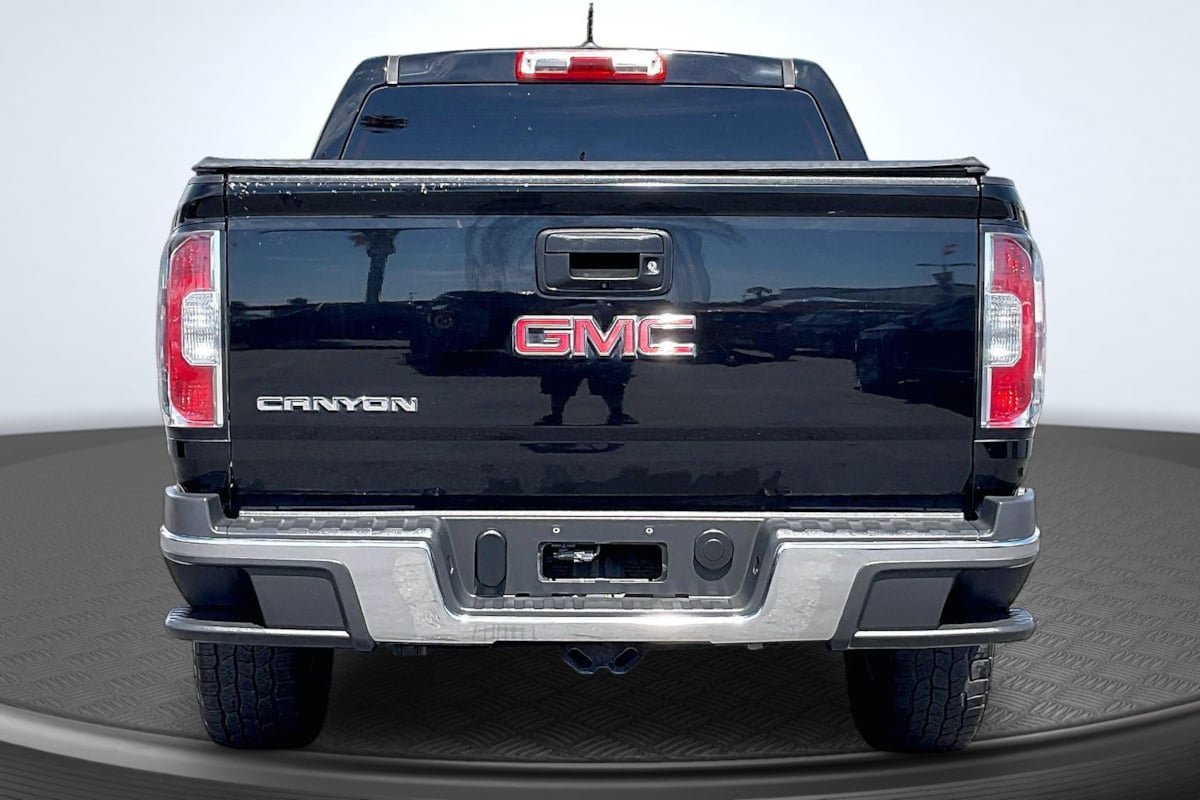 Used 2018 GMC Canyon 2WD Crew Cab w/ Convenience Package image 4