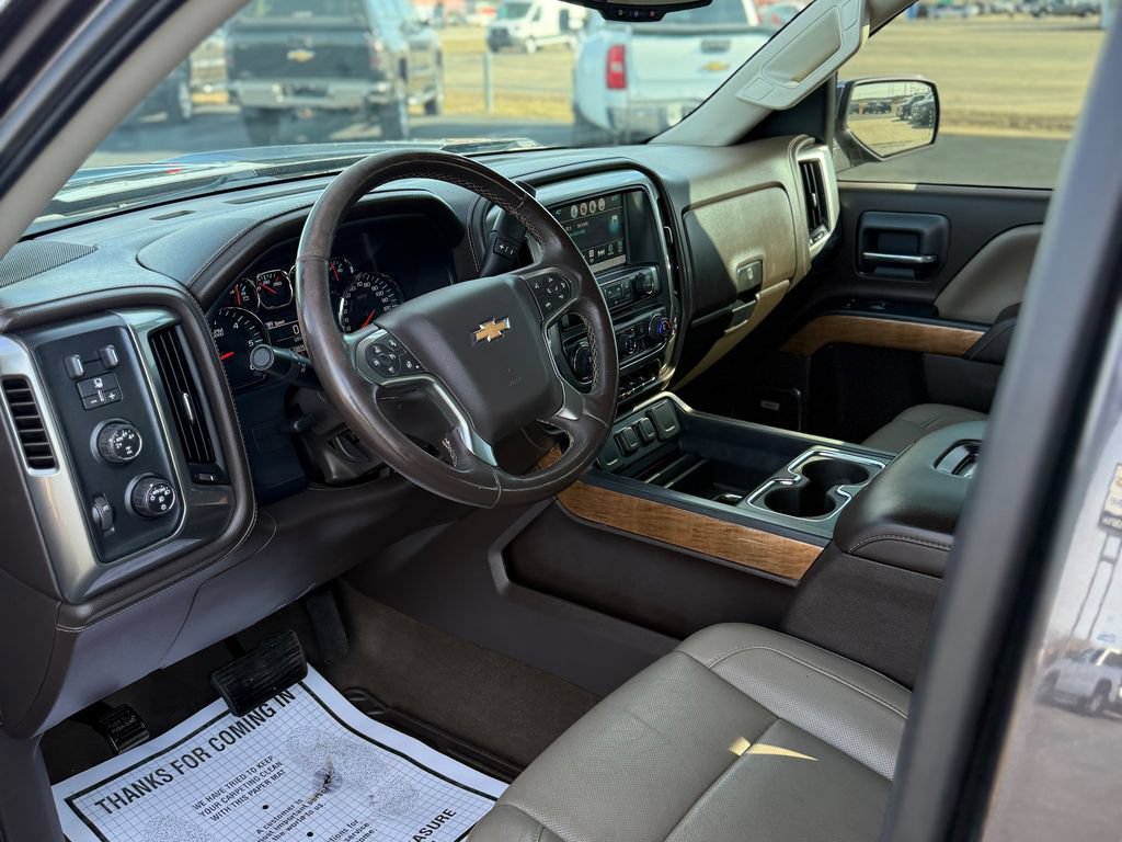 Used 2016 Chevrolet Silverado 1500 LTZ w/ LTZ Plus Package AWD/4WD image 32