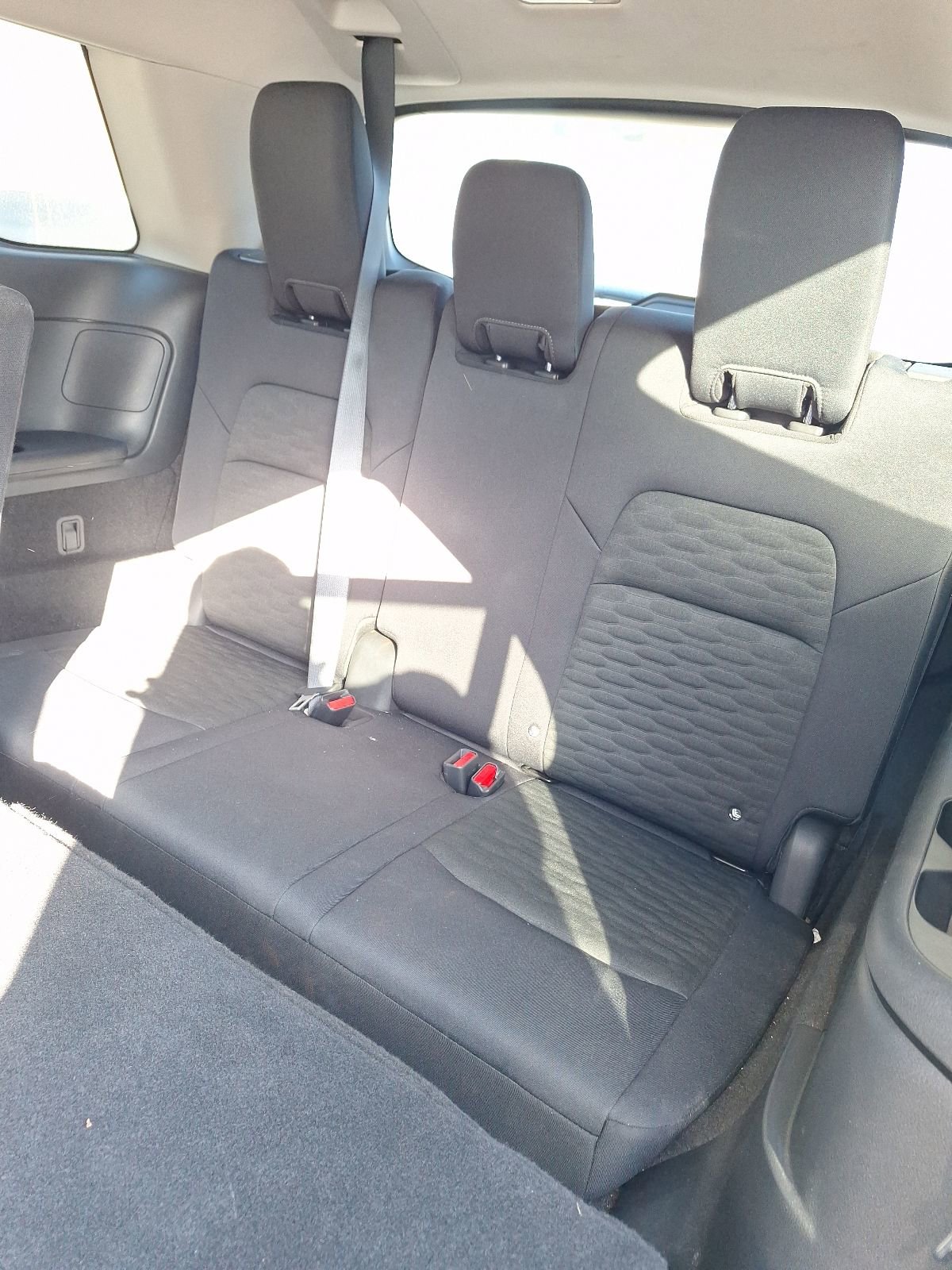 Used 2025 Nissan Pathfinder SV FWD image 17