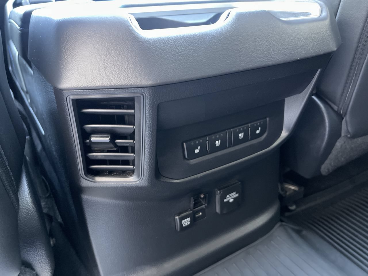 Used 2024 Toyota Tundra Platinum AWD/4WD image 38