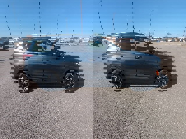 Used 2024 Kia Seltos EX image 2