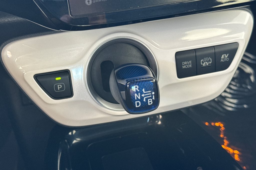 Used 2017 Toyota Prius Prime Advanced FWD image 20