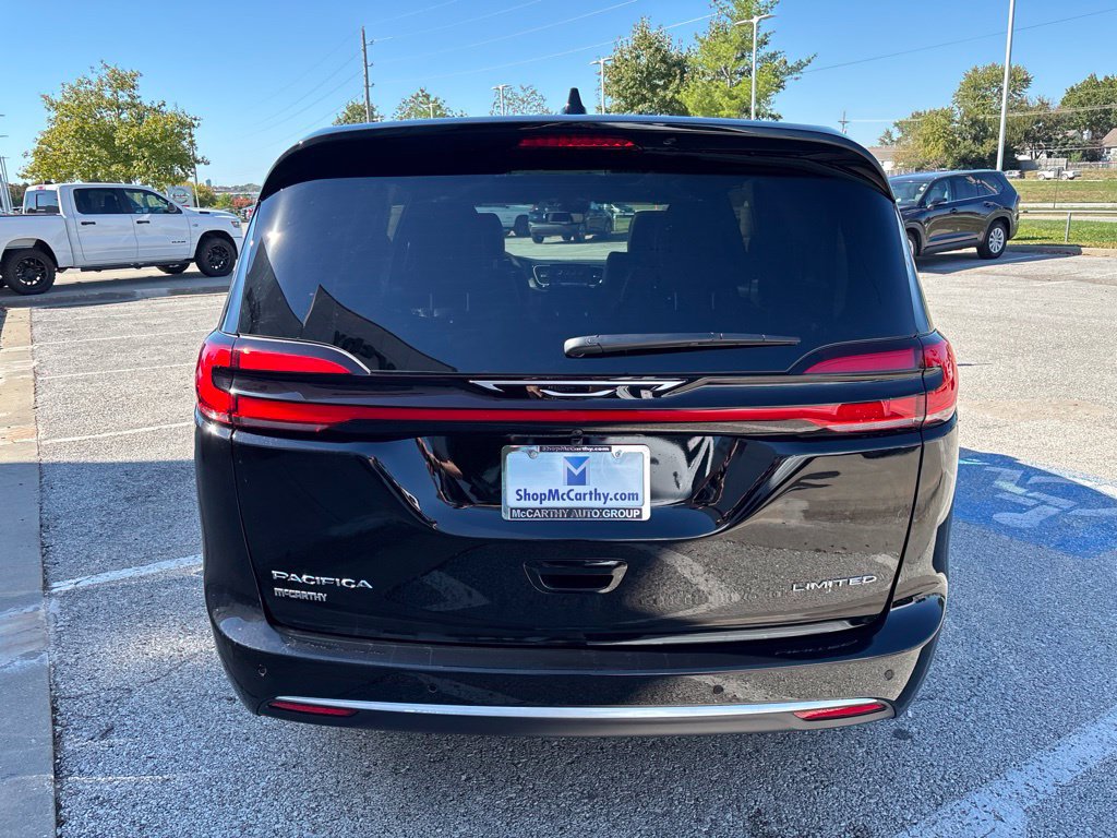 New 2027 Chrysler Pacifica Limited w/ Family Tech Group FWD image 11