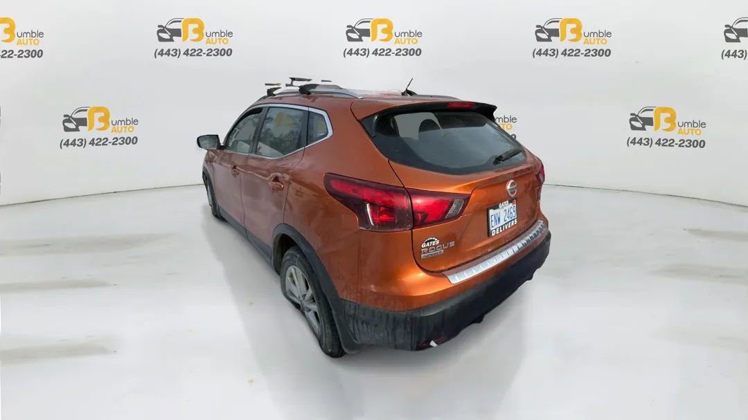 Used 2017 Nissan Rogue Sport SV image 1