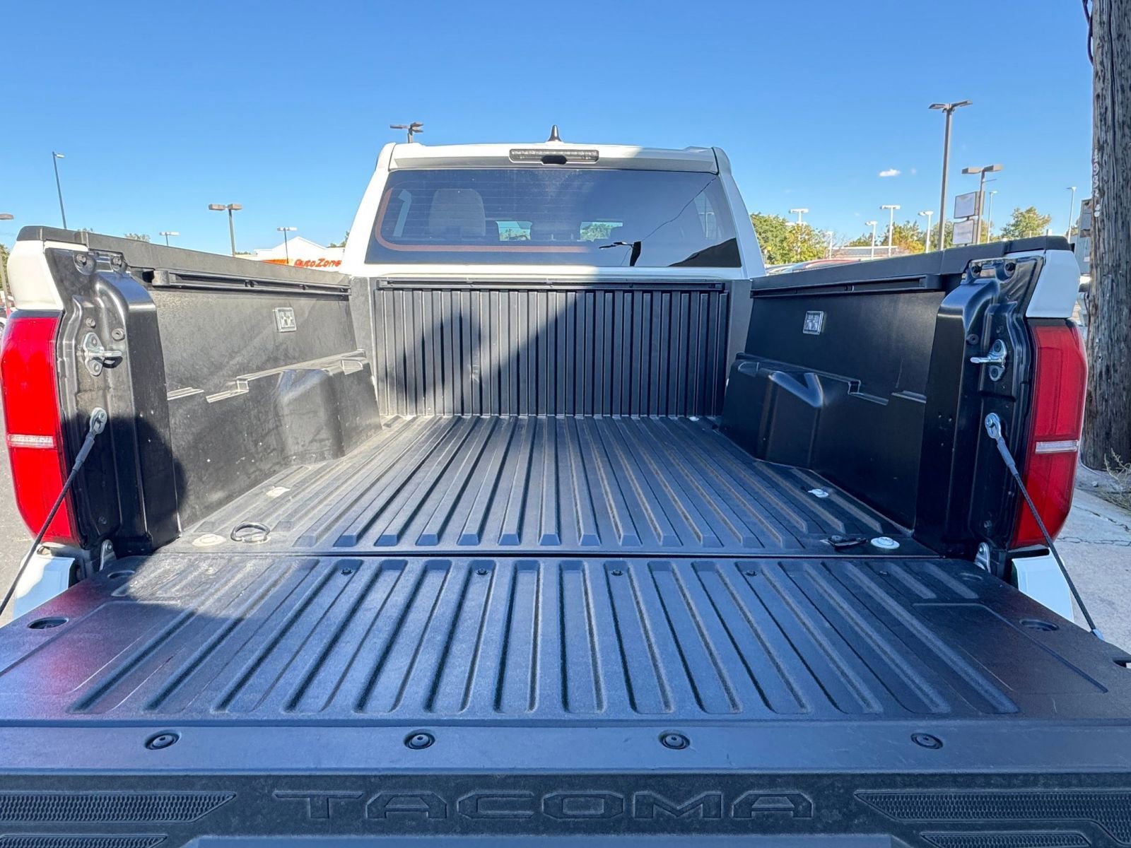 Used 2025 Toyota Tacoma SR image 29