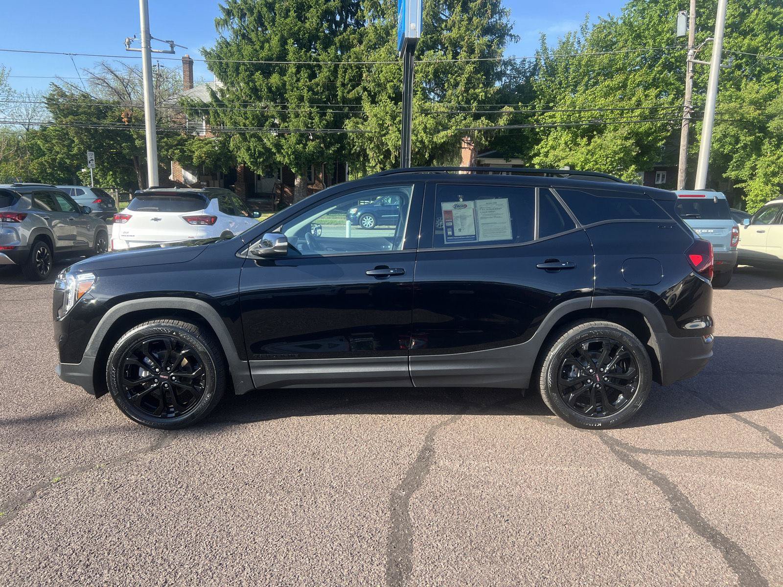 Used 2022 GMC Terrain SLT w/ Elevation Edition AWD/4WD image 4
