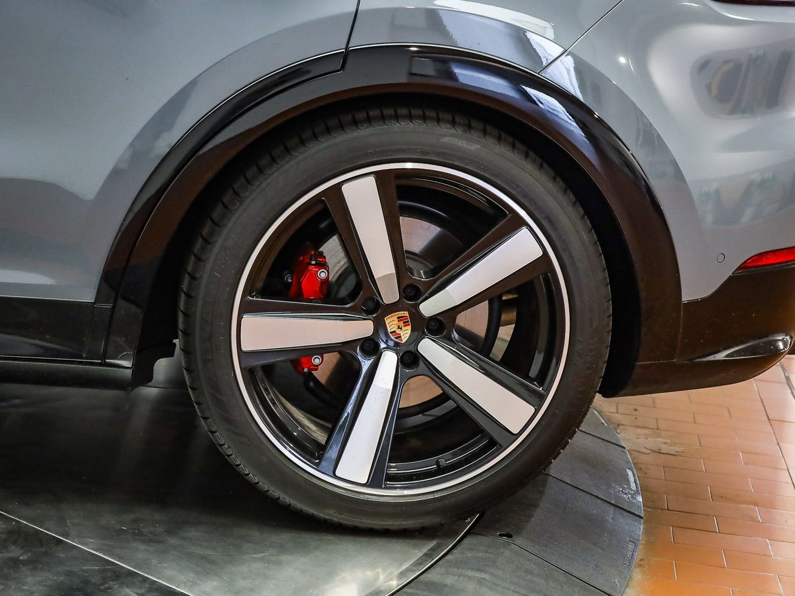 Used 2026 Porsche Cayenne GTS image 40