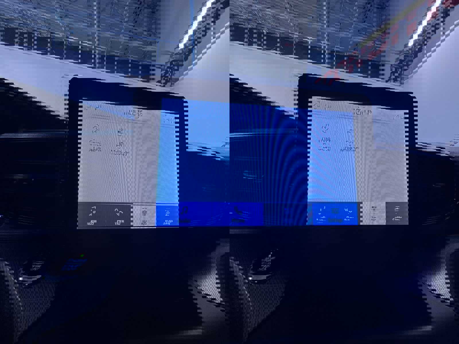 Used 2020 Ford Explorer XLT w/ Comfort Package image 24