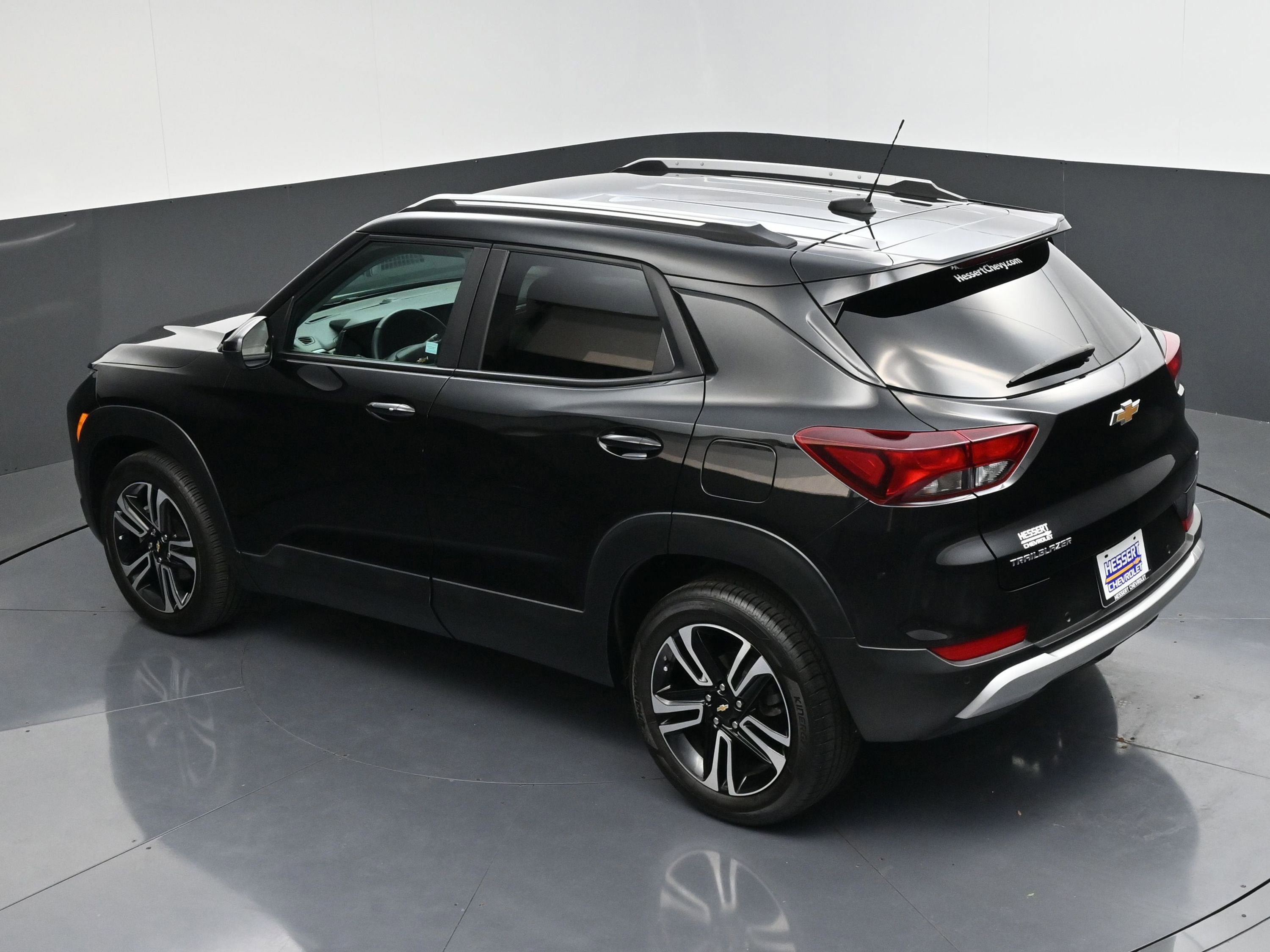 Used 2025 Chevrolet TrailBlazer LT w/ Convenience Package FWD image 47