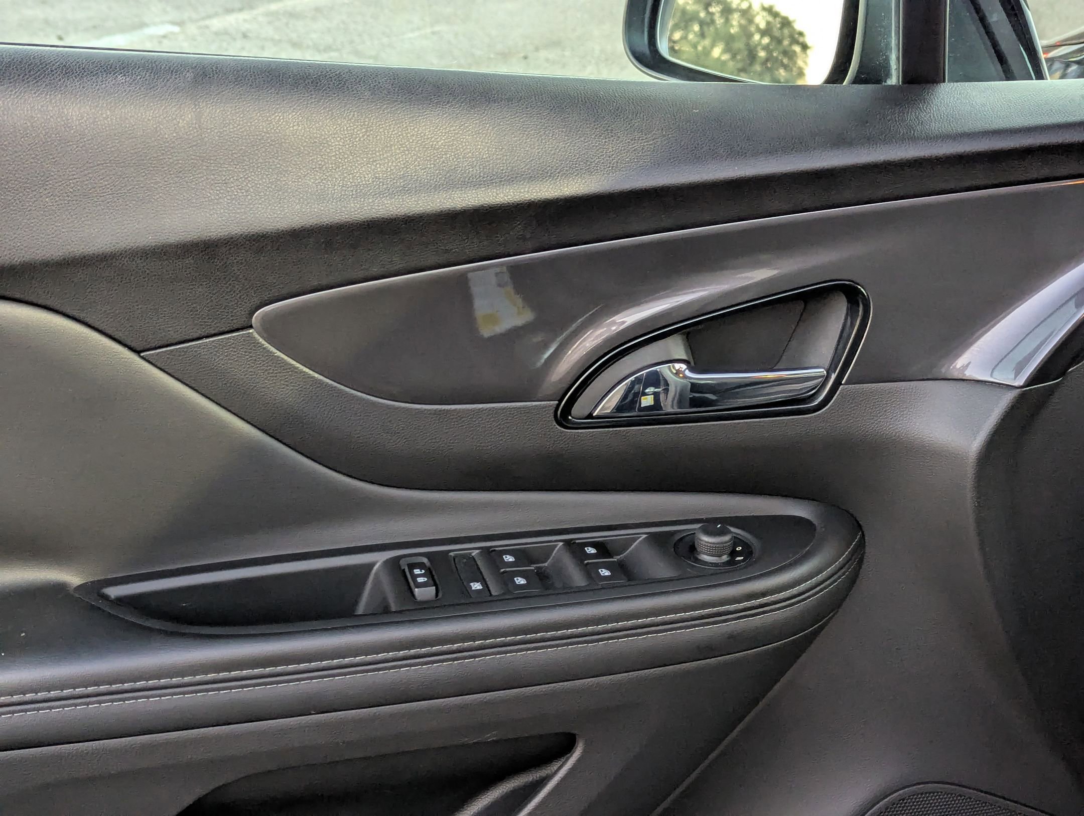 Used 2022 Buick Encore Preferred image 13