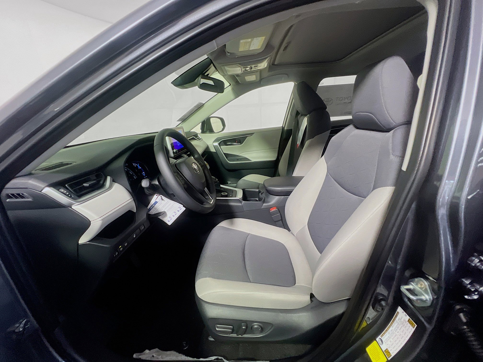 New 2025 Toyota RAV4 XLE image 14