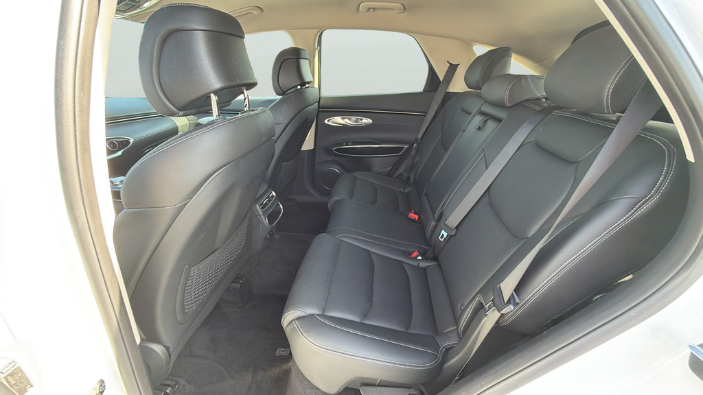 Used 2025 Genesis GV70 2.5T AWD/4WD image 18