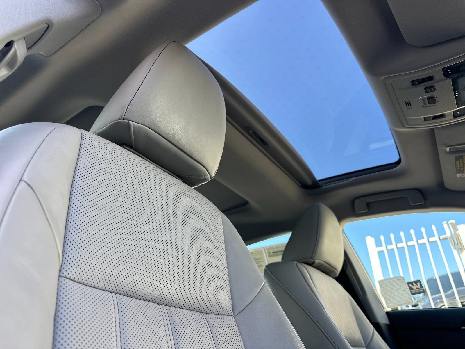 Used 2018 Lexus ES 350 w/ Luxury Package w/Wood Trim FWD image 18