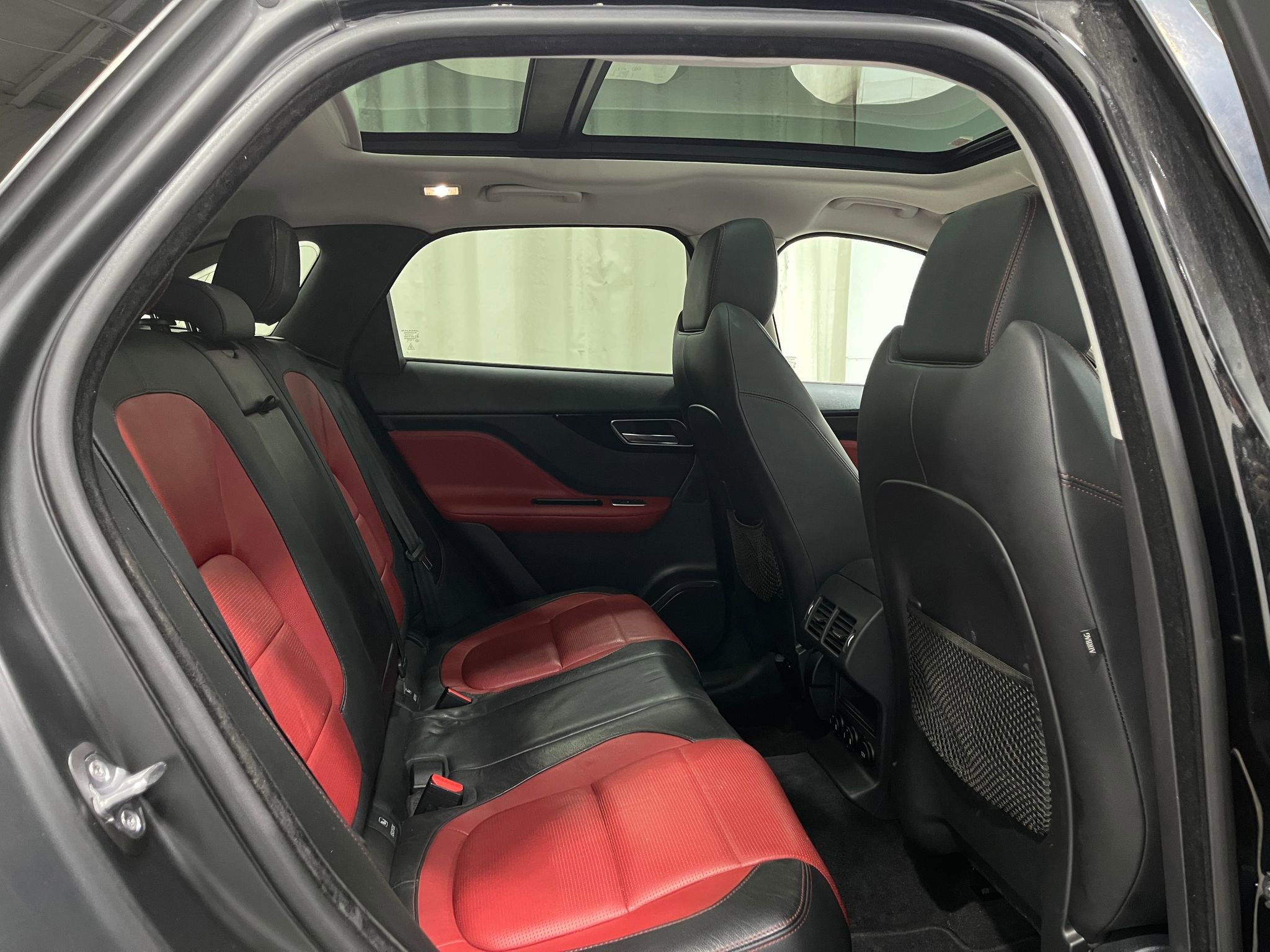 Used 2017 Jaguar F-PACE R-Sport image 30