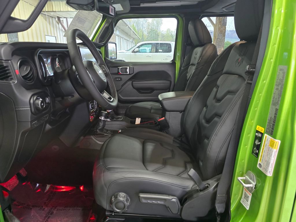 New 2025 Jeep Wrangler Unlimited Rubicon w/ Technology Group image 4