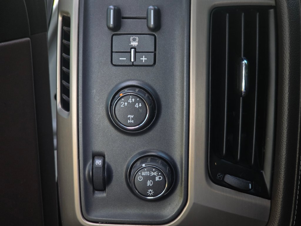 Used 2015 GMC Sierra 3500 Denali w/ Duramax Plus Package AWD/4WD image 27