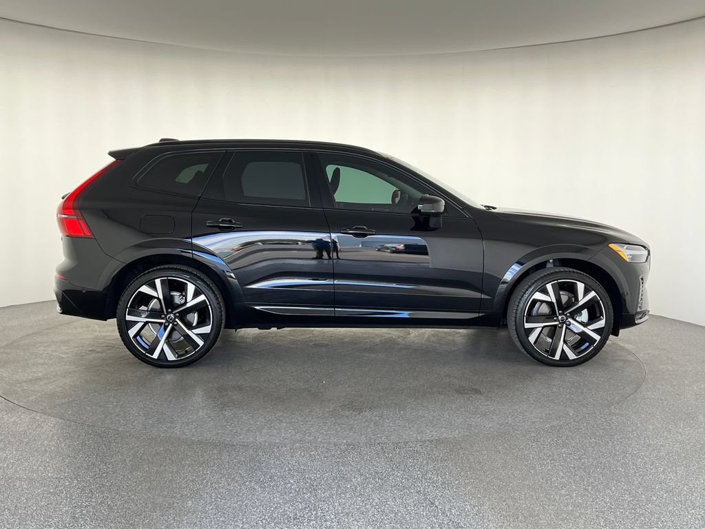 Used 2026 Volvo XC60 B5 Ultra w/ Climate Package AWD/4WD image 2