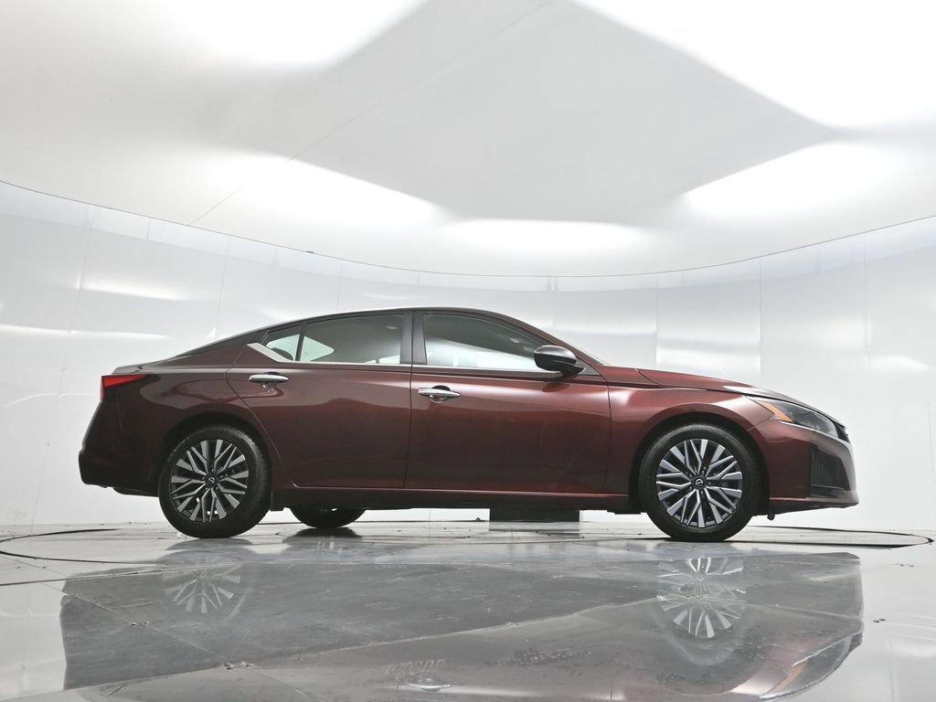 Used 2024 Nissan Altima 2.5 SV image 65