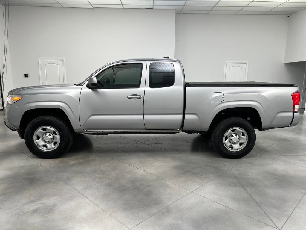 Used 2016 Toyota Tacoma SR image 4