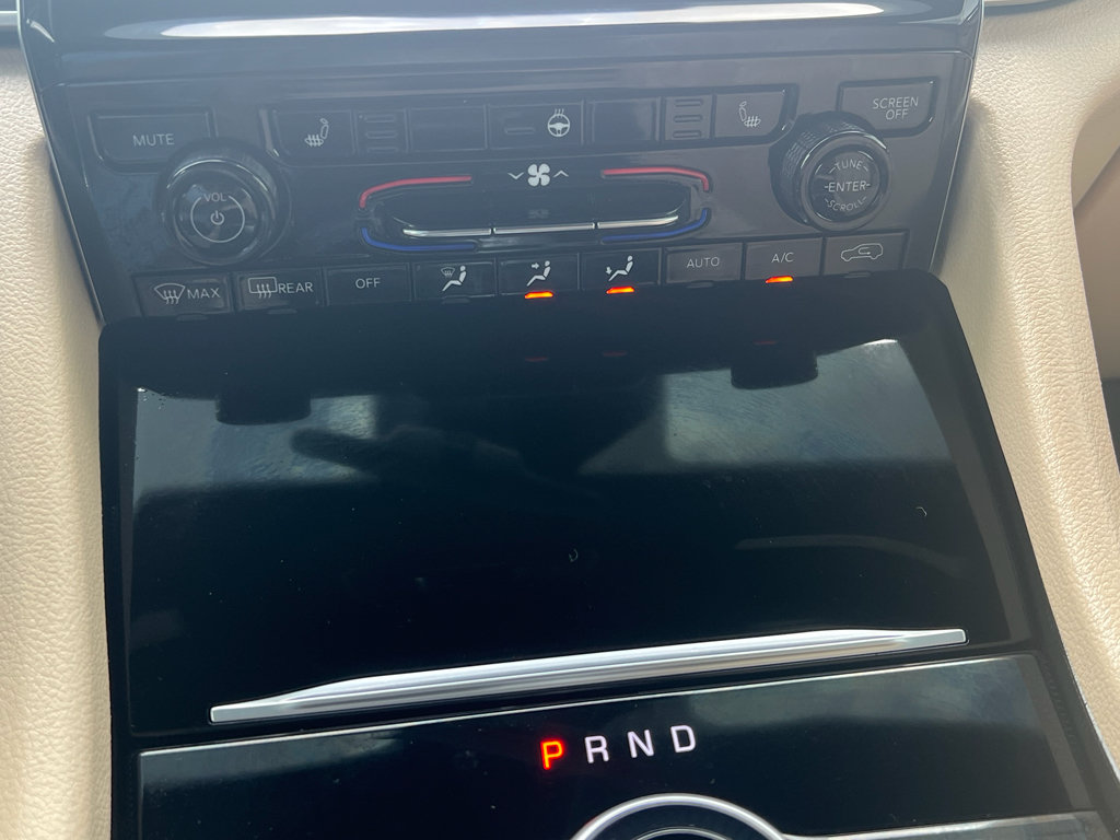 Used 2025 Jeep Grand Cherokee L Limited RWD image 30