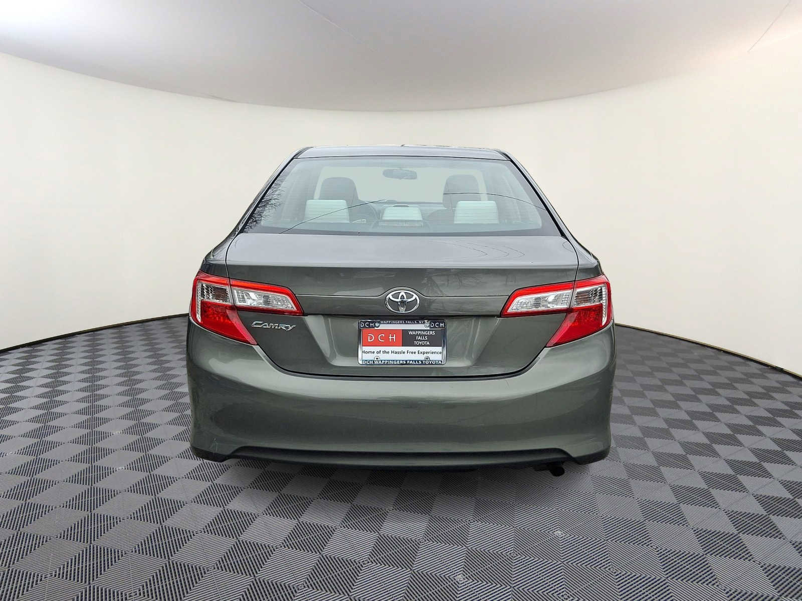 Used 2012 Toyota Camry L image 7