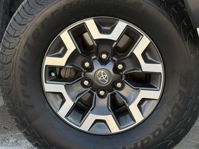 Used 2022 Toyota Tacoma TRD Off-Road image 10