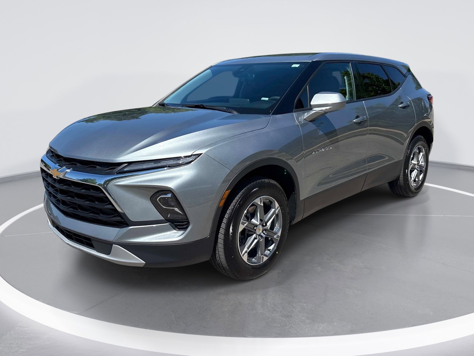 Used 2025 Chevrolet Blazer LT AWD/4WD image 3