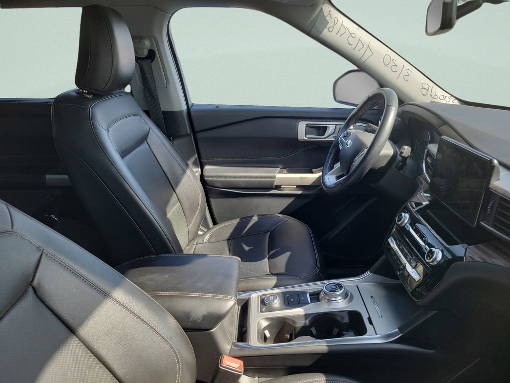 Used 2022 Ford Explorer Limited w/ Equipment Group 301A image 5
