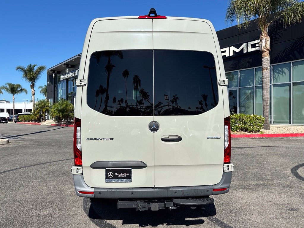 Used 2024 Mercedes-Benz Sprinter 2500 image 4