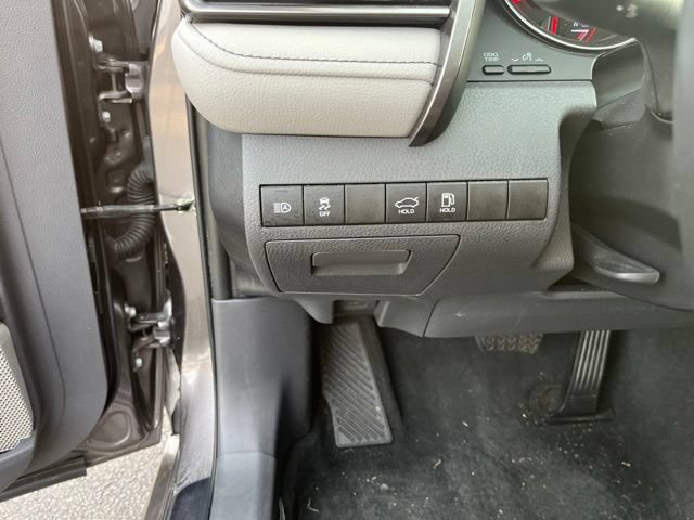 Used 2022 Toyota Camry XSE FWD image 30