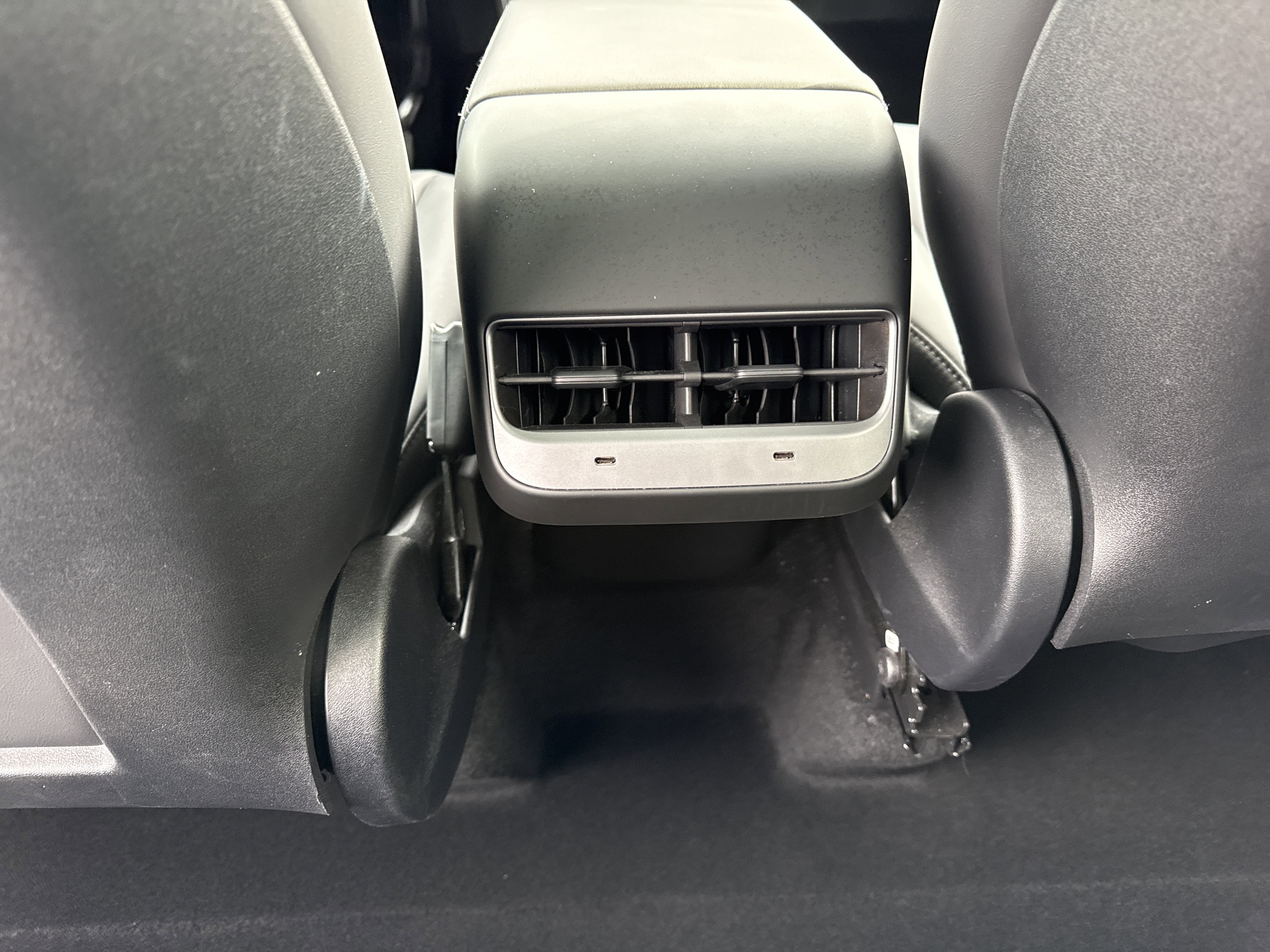 Used 2024 Tesla Model Y Long Range image 37