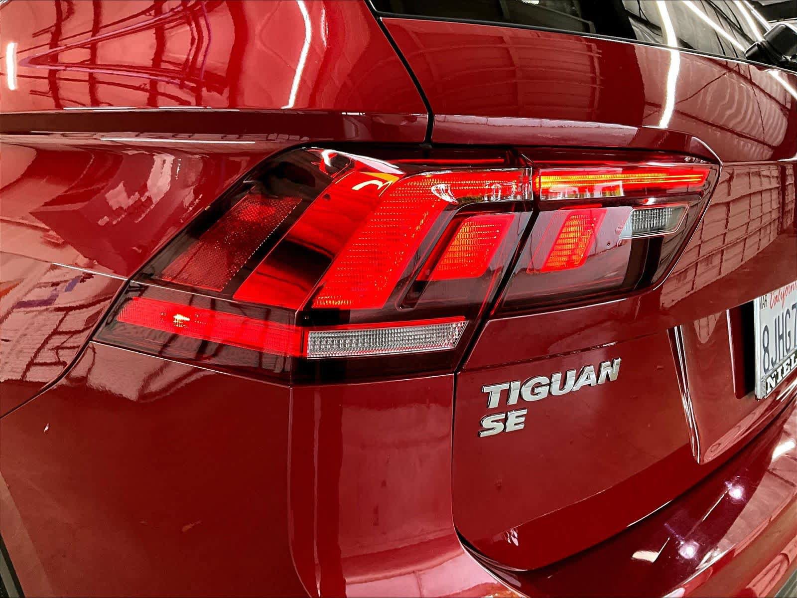 Used 2019 Volkswagen Tiguan SE w/ Panoramic Sunroof Package AWD/4WD image 32