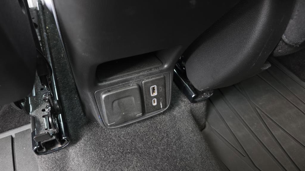 Used 2022 Buick Encore GX Essence w/ Advanced Technology Package image 17