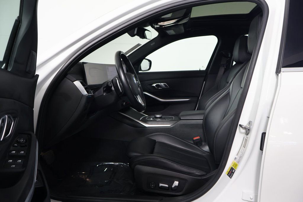 Used 2023 BMW 330e w/ Convenience Package image 10