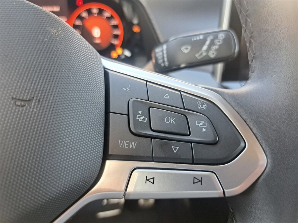 Used 2025 Volkswagen Atlas Peak Edition SE image 12