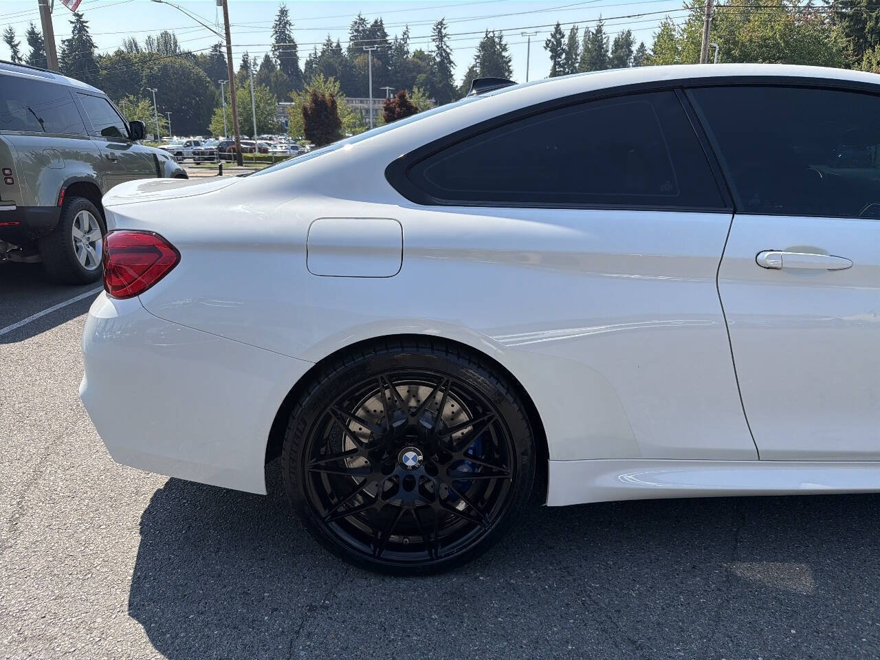Used 2018 BMW M4 Coupe w/ Competition Package RWD image 9