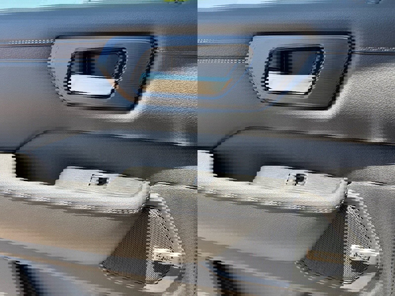 New 2025 Nissan Armada SL w/ Captain's Chari Seat Package image 35