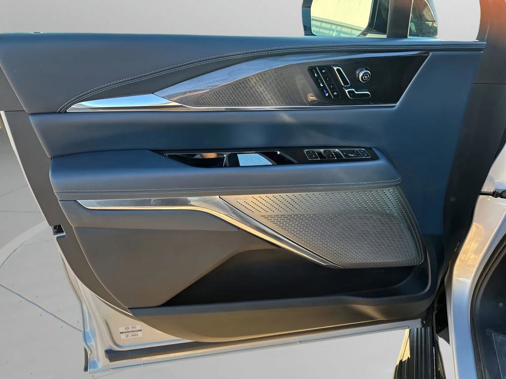 Certified 2025 Cadillac Escalade IQ Luxury 2 image 26